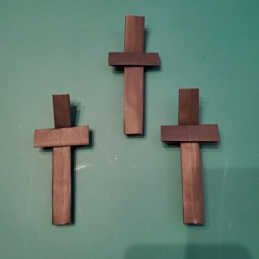 十字架の折り紙 簡単な作り方折り方｜5歳児年長さんとハロウィンやクリスマスに手作り