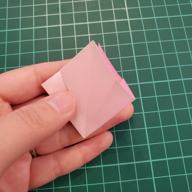 なでしこの折り紙の立体的な花の折り方作り方(15)