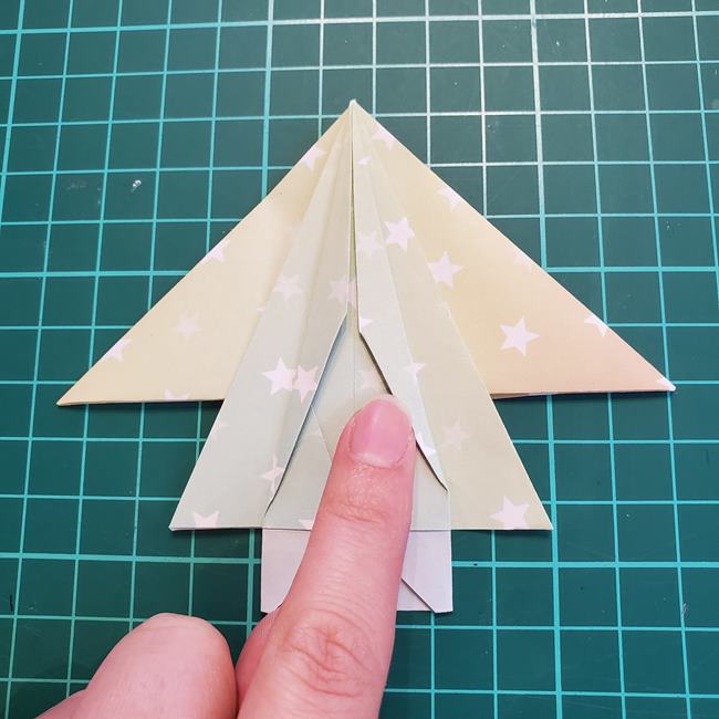 クリスマスツリーの折り紙 おしゃれな平面飾りの折り方作り方②ツリー(15)