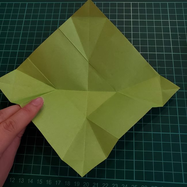 折り紙のクリスマスツリーの植木鉢 立体的な折り方作り方(17)