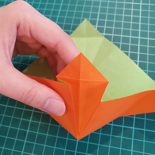 折り紙のクリスマスツリーの植木鉢 立体的な折り方作り方(19)