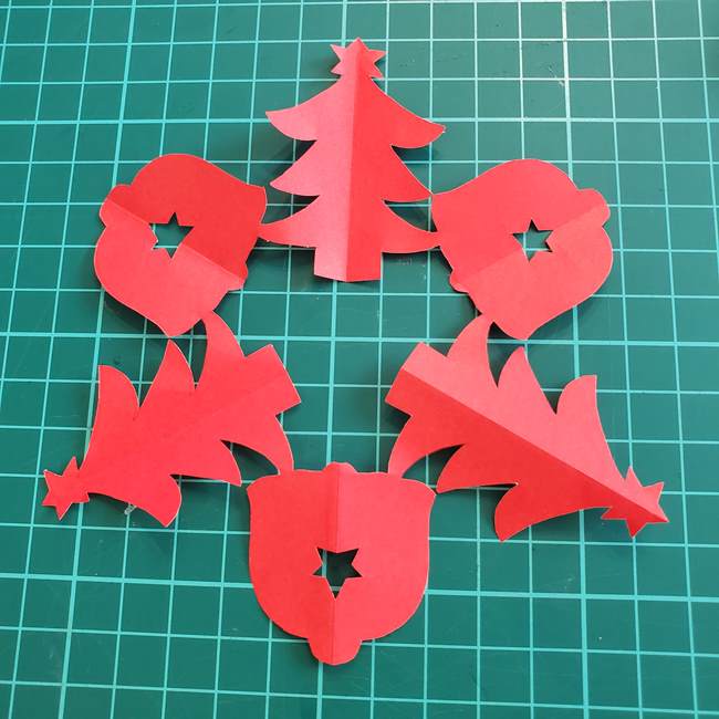 クリスマス飾りの手作り折り紙 切り絵でおしゃれに！作り方切り方をご紹介