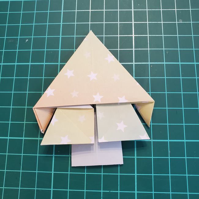 クリスマスツリーの折り紙 おしゃれな平面飾りの折り方作り方②ツリー(17)