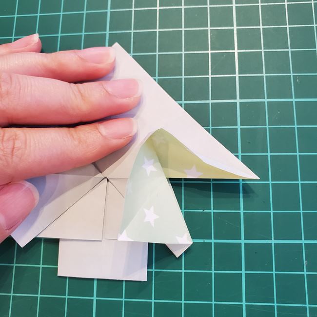 クリスマスツリーの折り紙 おしゃれな平面飾りの折り方作り方②ツリー(3)