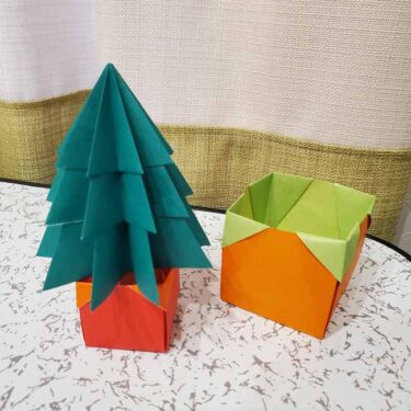 折り紙でクリスマスツリーの植木鉢を立体的に！作り方折り方をご紹介