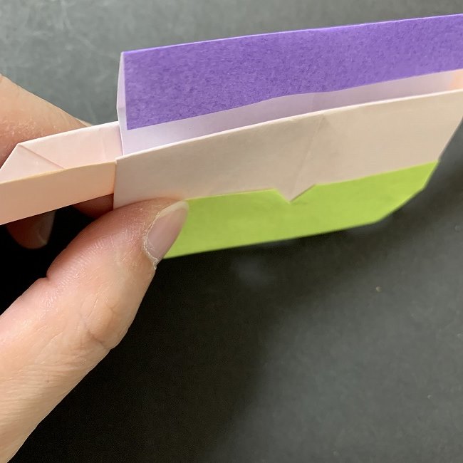 アリエルの折り紙 簡単に全身を折る折り方作り方⑥貼り合わせ(2)