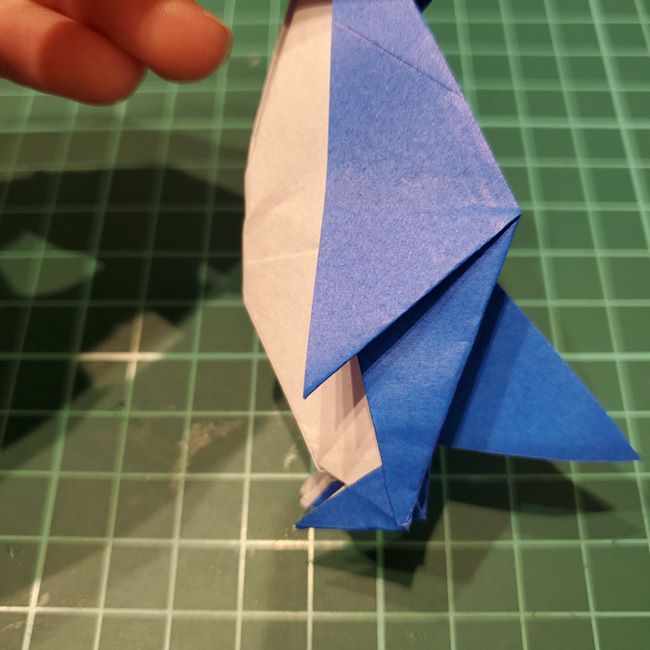 折り紙のペンギン 立体的な作り方折り方③完成(20)