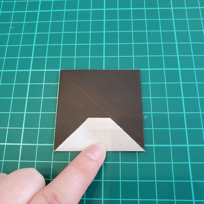 カラスを折り紙で可愛いく平面に作る作り方折り方①顔(11)