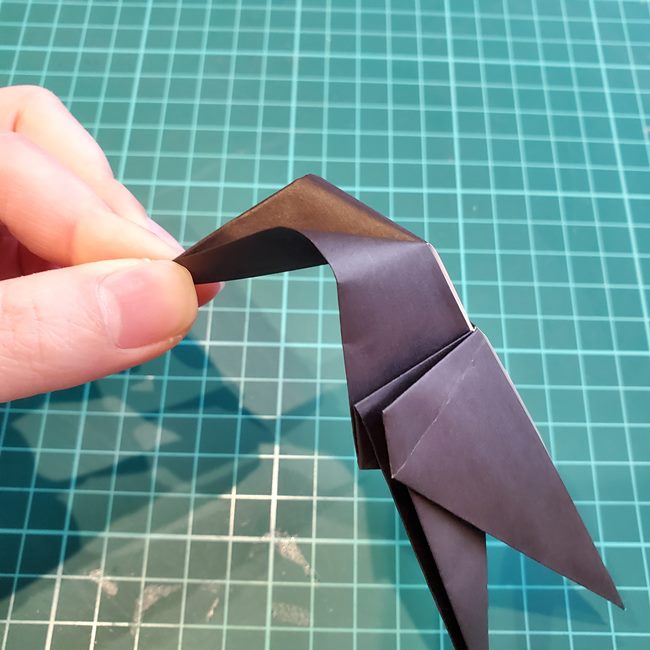 折り紙のカラス 立体的な作り方折り方(23)