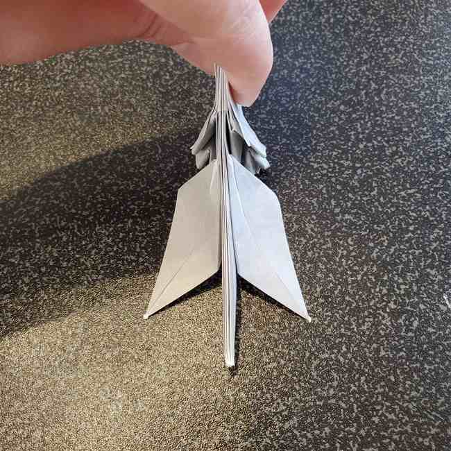 折り紙で作るカラス 難しいけどリアルな折り方作り方④尾羽と顔(3)