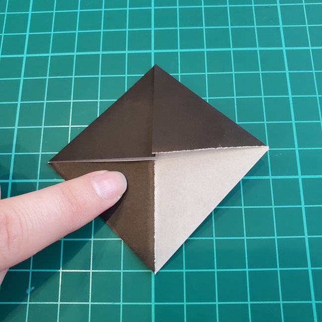 カラスを折り紙で可愛いく平面に作る作り方折り方①顔(12)