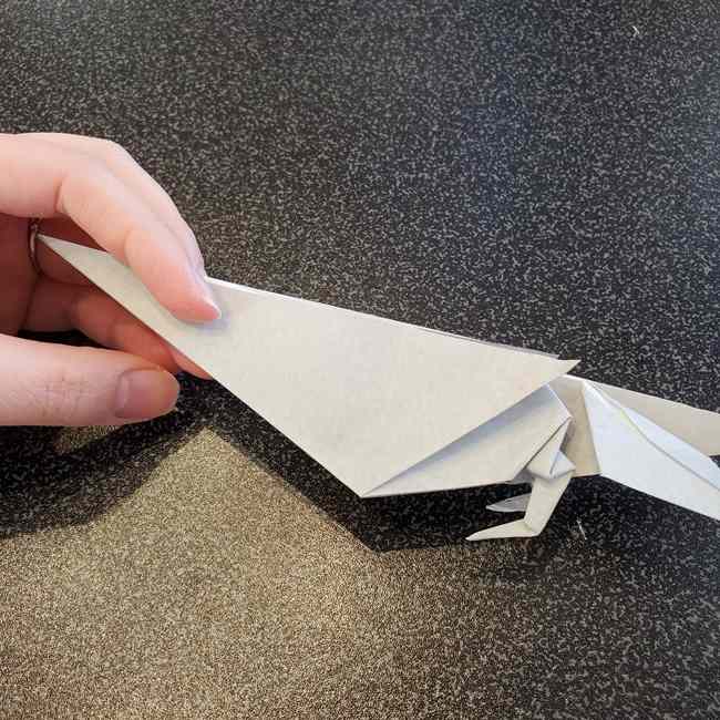 折り紙で作るカラス 難しいけどリアルな折り方作り方④尾羽と顔(4)