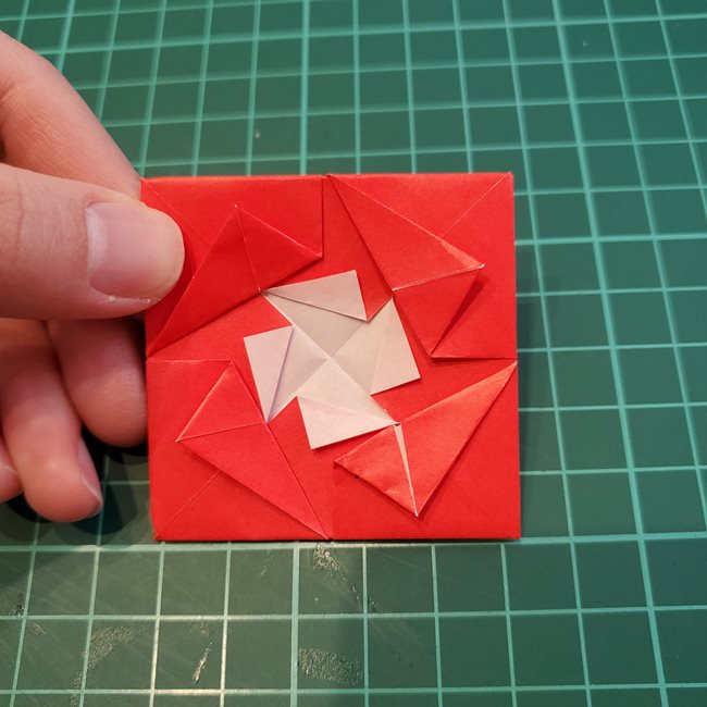 折り紙のメダル バラ（薔薇）の折り方作り方(15)