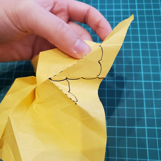 薔薇の折り紙 立体で難しい折り方作り方③巻き方(15)