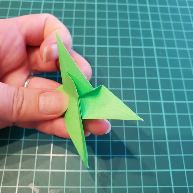 折り紙でバラの葉を平面でつくる折り方作り方(26)