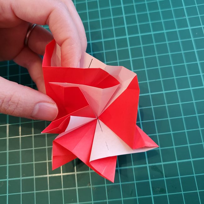折り紙のバラ 平面で難しい花の折り方作り方③完成(3)