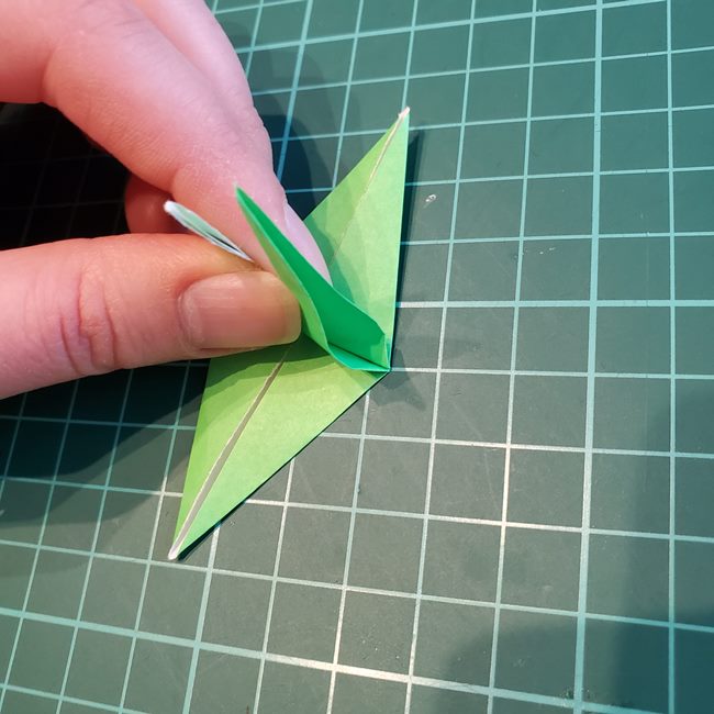 折り紙でバラの葉を平面でつくる折り方作り方(22)