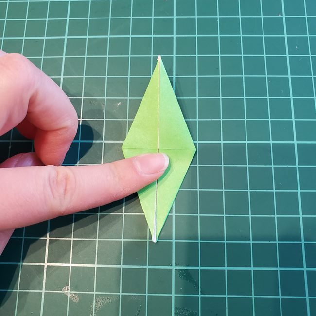 折り紙でバラの葉を平面でつくる折り方作り方(18)
