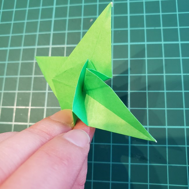 折り紙でバラの葉を平面でつくる折り方作り方(27)