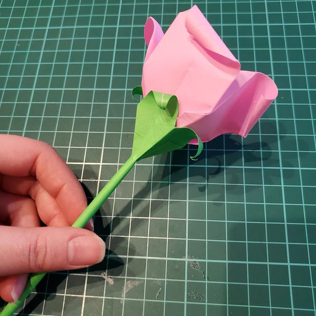 バラを折り紙3枚で立体的に作る折り方作り方⑤茎(4)