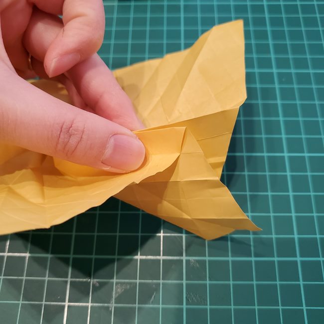 薔薇の折り紙 立体で難しい折り方作り方③巻き方(4)
