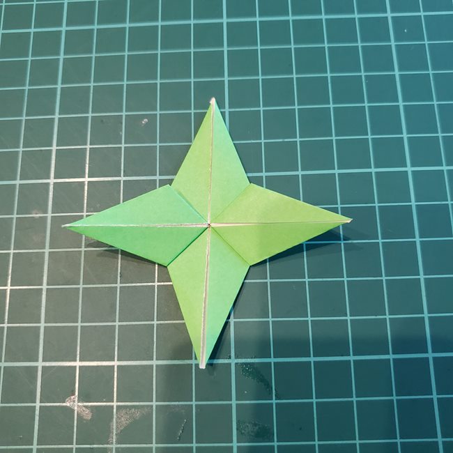 折り紙でバラの葉を平面でつくる折り方作り方(24)