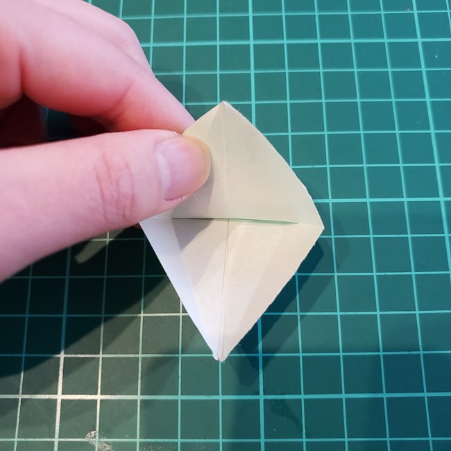 折り紙でバラの葉を平面でつくる折り方作り方(16)