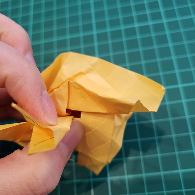 薔薇の折り紙 立体で難しい折り方作り方④調整(13)