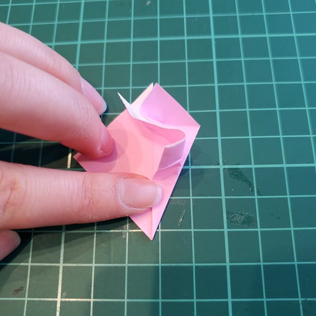 折り紙 バラのつぼみの折り方作り方②膨らませ方(5)