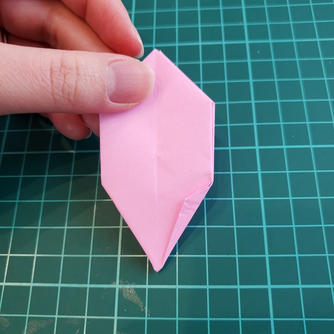 バラを折り紙3枚で立体的に作る折り方作り方①花びら1(20)