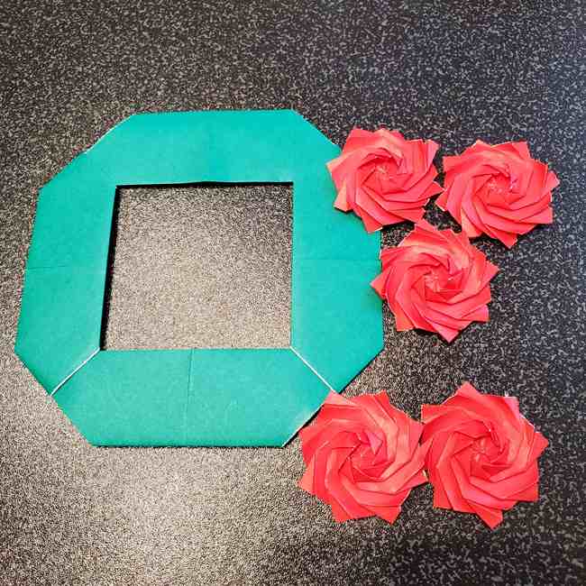折り紙で薔薇のリースの作り方折り方③完成(1)