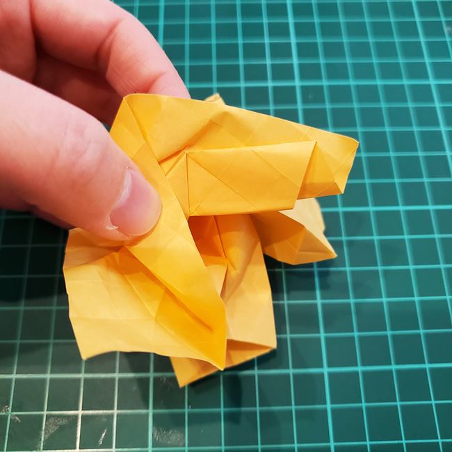 薔薇の折り紙 立体で難しい折り方作り方④調整(4)