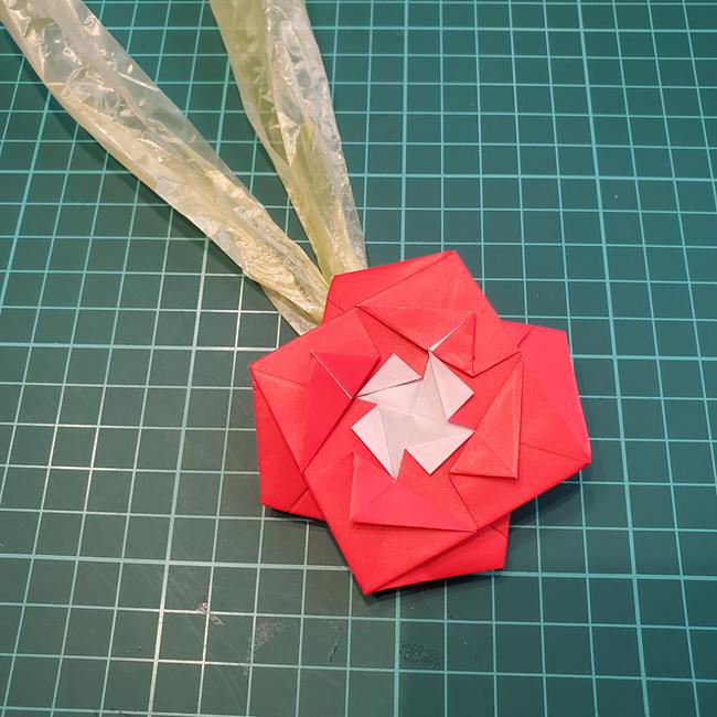 折り紙のメダル バラ（薔薇）の折り方作り方(23)