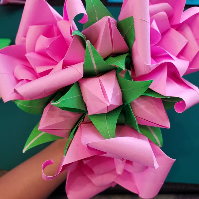 折り紙で薔薇の花束の作り方折り方⑤組み合わせ(5)