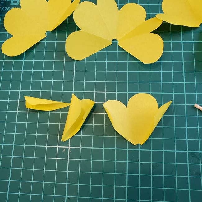 折り紙のコサージュ バラの作り方折り方①パーツ(12)