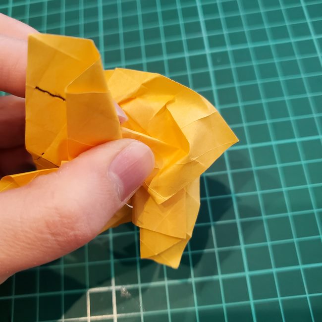 薔薇の折り紙 立体で難しい折り方作り方④調整(15)