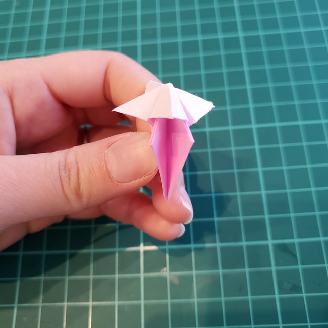 折り紙 バラのつぼみの折り方作り方②膨らませ方(15)