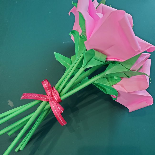 折り紙で薔薇の花束の作り方折り方⑤組み合わせ(7)