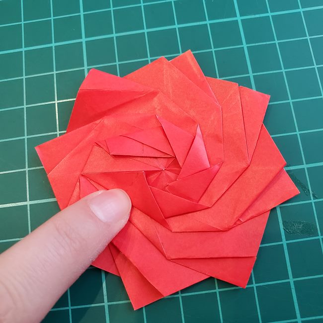 折り紙のバラ 平面で難しい花の折り方作り方③完成(22)