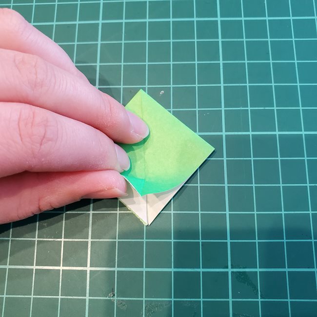 折り紙でバラの葉を平面でつくる折り方作り方(10)