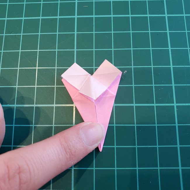 折り紙 バラのつぼみの折り方作り方②膨らませ方(12)