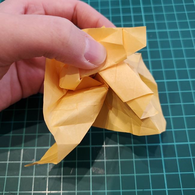薔薇の折り紙 立体で難しい折り方作り方④調整(5)