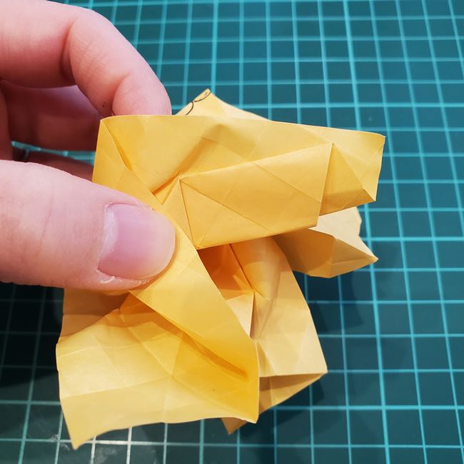 薔薇の折り紙 立体で難しい折り方作り方④調整(2)