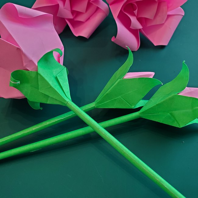 折り紙でバラの花束をつくるとき茎の折り方は？ガクも一緒に作ってみた！