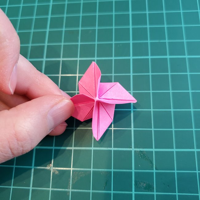 折り紙の指輪 バラの折り方作り方①薔薇(34)