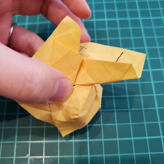 薔薇の折り紙 立体で難しい折り方作り方④調整(17)
