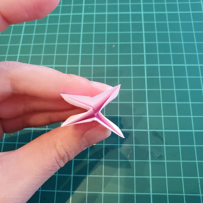 折り紙 バラのつぼみの折り方作り方①基本(16)