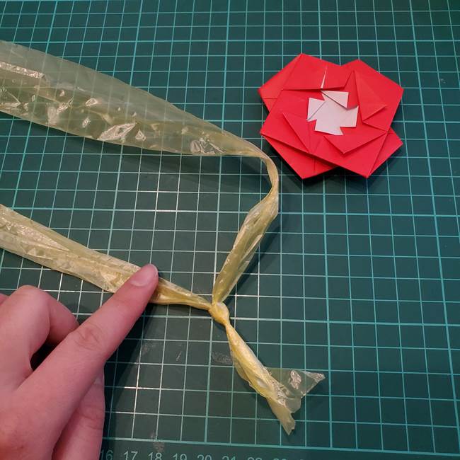 折り紙のメダル バラ（薔薇）の折り方作り方(21)