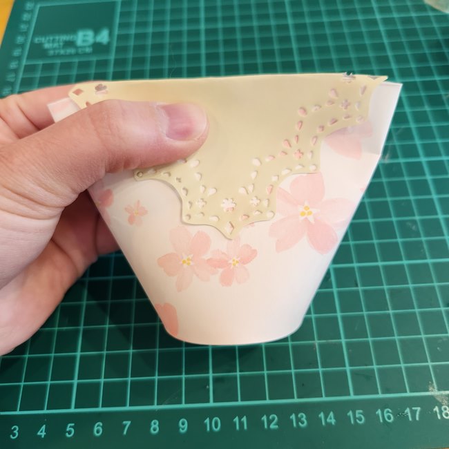 紙コップ工作 小物入れ（プレゼントボックス）の製作方法①パターン1(8)