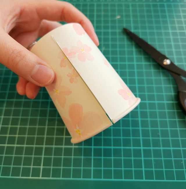 紙コップ工作 可愛い簡単な花の作り方(2)